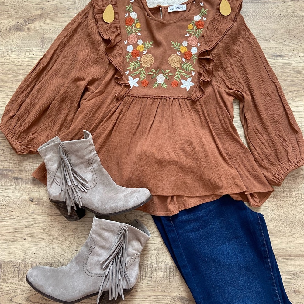 New In Loom Embroidered Ruffle Shoulder Blouse - Picture 3 of 6